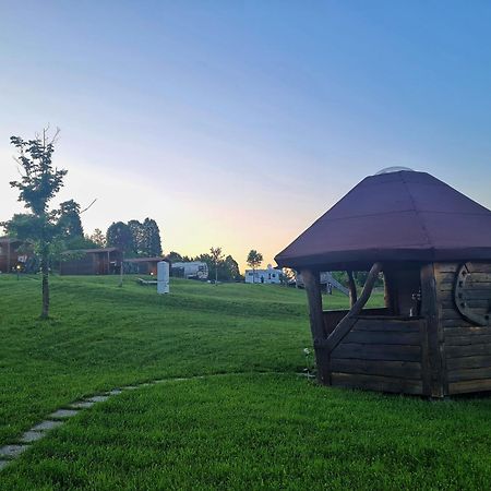Camp The Sunrise Hill Ξενοδοχείο Pivka Εξωτερικό φωτογραφία