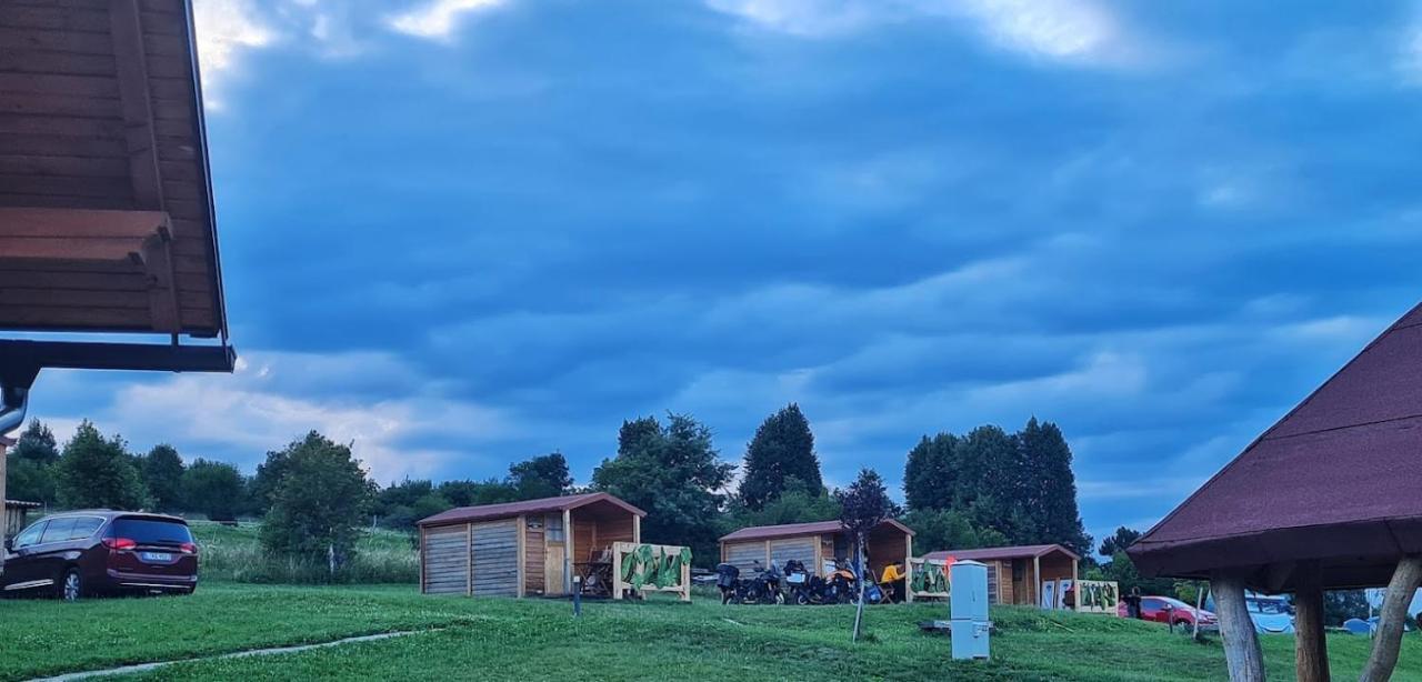 Camp The Sunrise Hill Ξενοδοχείο Pivka Εξωτερικό φωτογραφία