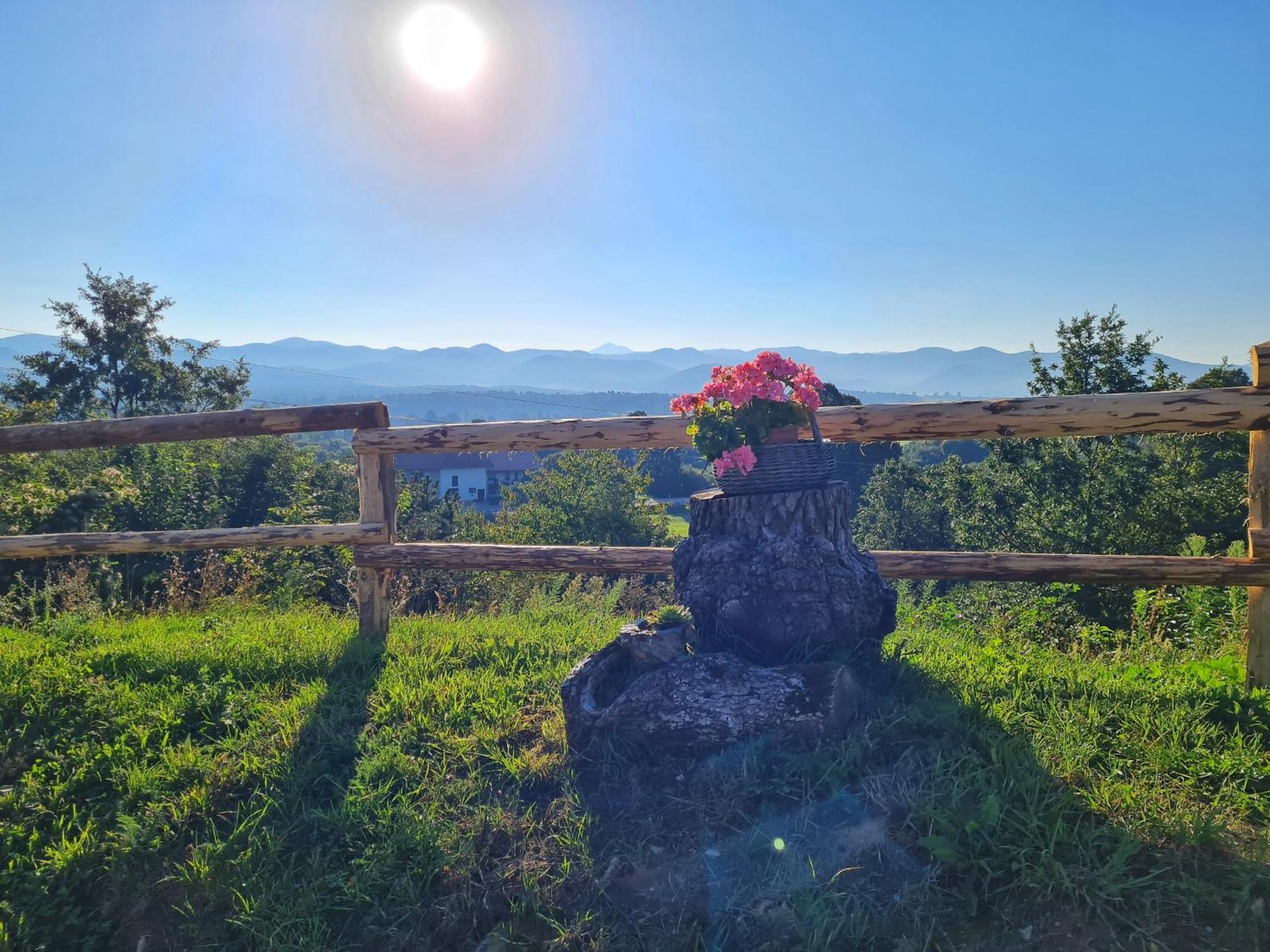 Camp The Sunrise Hill Ξενοδοχείο Pivka Εξωτερικό φωτογραφία